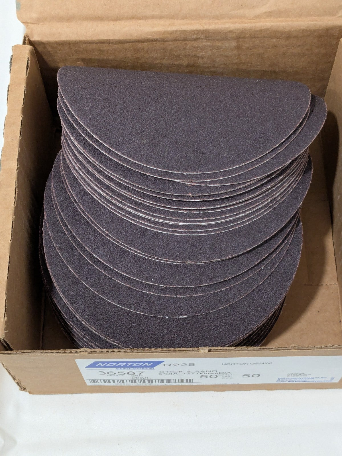 Norton 5" Dia PSA Disc: 50 Grit, Aluminum Oxide Box of 50 66261136587