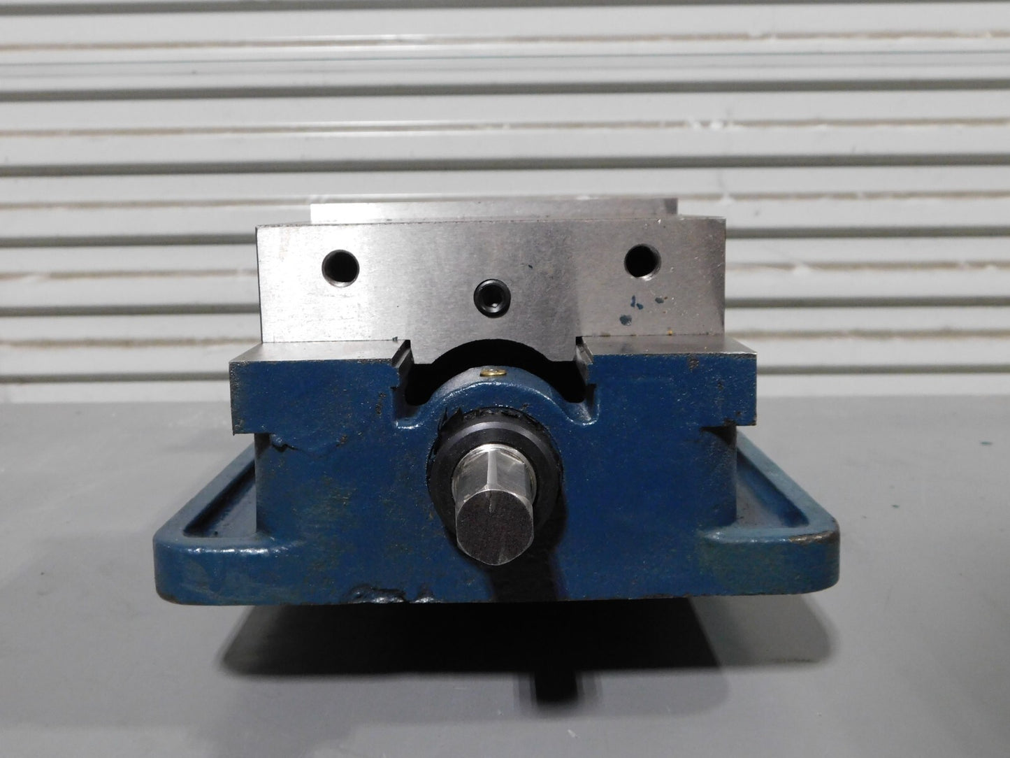 Gibraltar 8-3/4 Opening 6 Manual Swivel Precision Machine Vise 428-72692