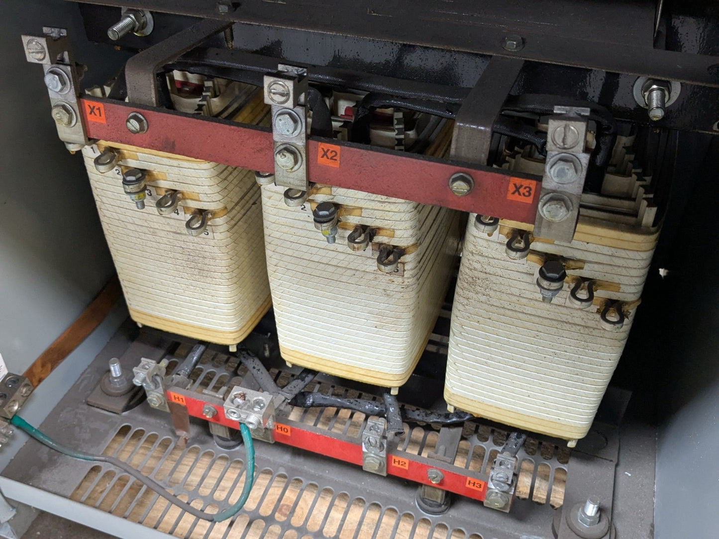 Hammond 30kVA Dry Type Power Transformer 3Ph 480Y/277V NMK030BK Parts / Repair