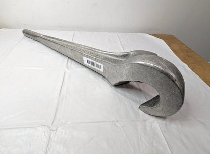 Gearench Aluminum Valve Wheel Wrench Petol 100 Series 2-1/2" Opening VW103AL