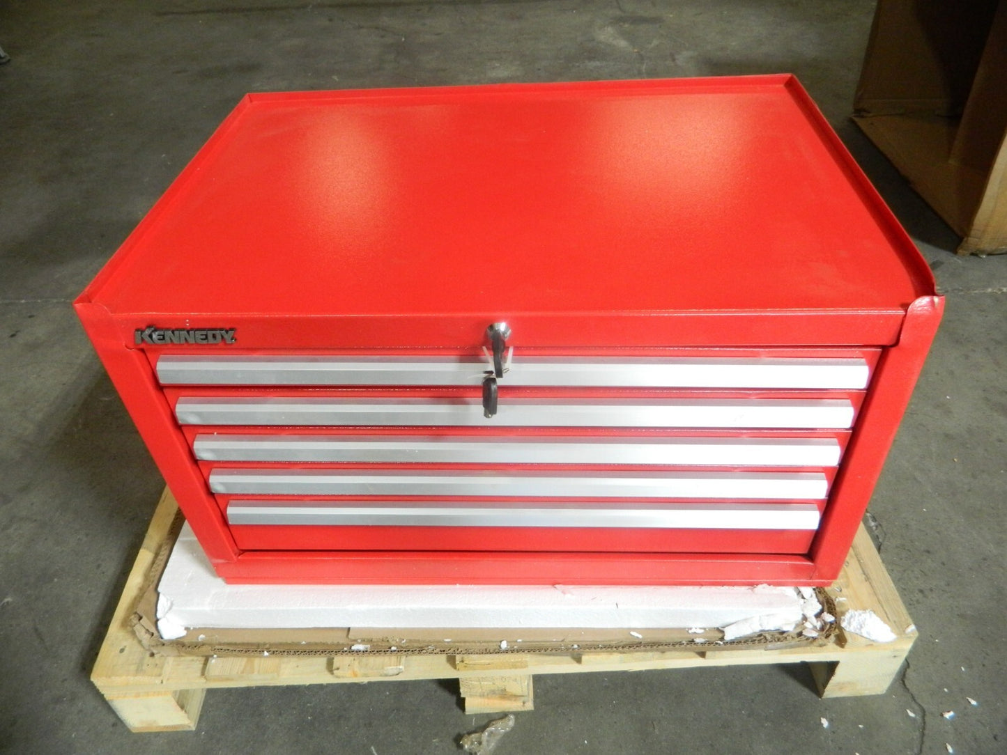 KENNEDY Tool Chest: 5 Drawers, 20" OAD, 16-5/8" OAH, 29" OAW 2805XR DAMAGED