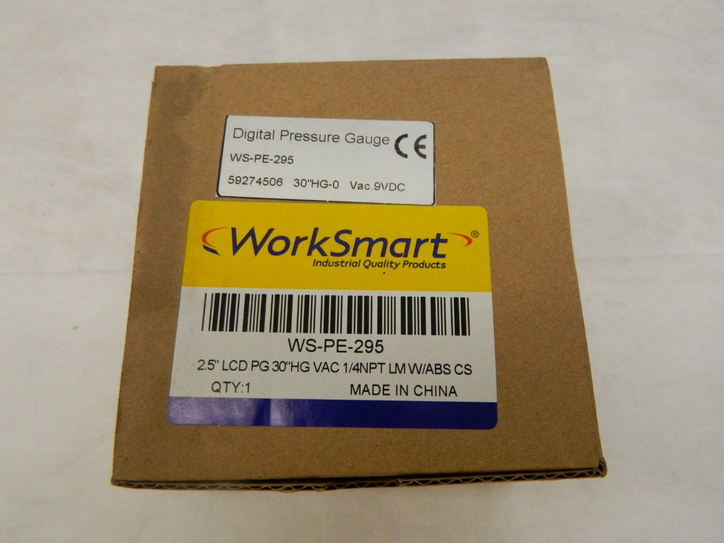 WorkSmart Pressure Gauge: 2 1/2 " Dial, 1/4 " Thread, NPT, Lower Moun