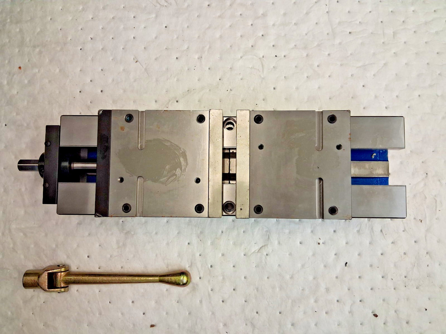 Kurt Self-Centering Vise 8.0000" Max Jaw Opening SCD640