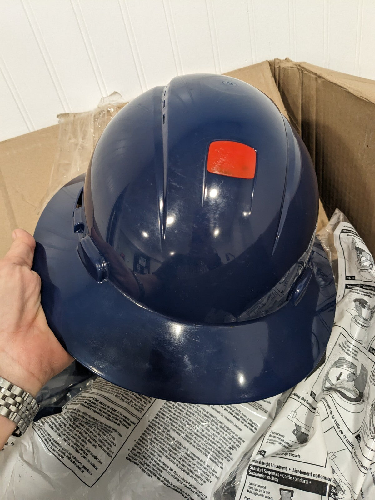 3M Hard Hat: High Visibility &amp; Impact Resistant, Full Brim Qty 15 7100240036