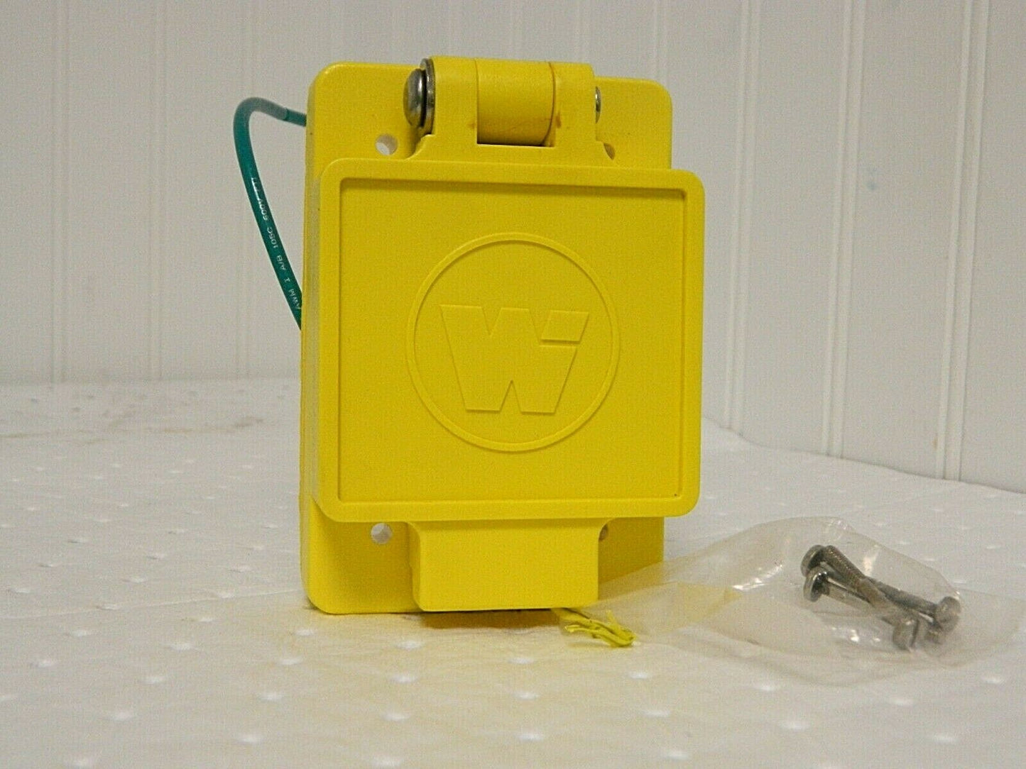 Woodhead 277 VAC 30 Amp L7-30R NEMA Ungrounded Receptacle 69W49