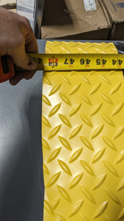 PRO-SAFE Anti-Fatigue Mat 8' x 4' x 9/16 Vinyl Beveled Edges 390650903