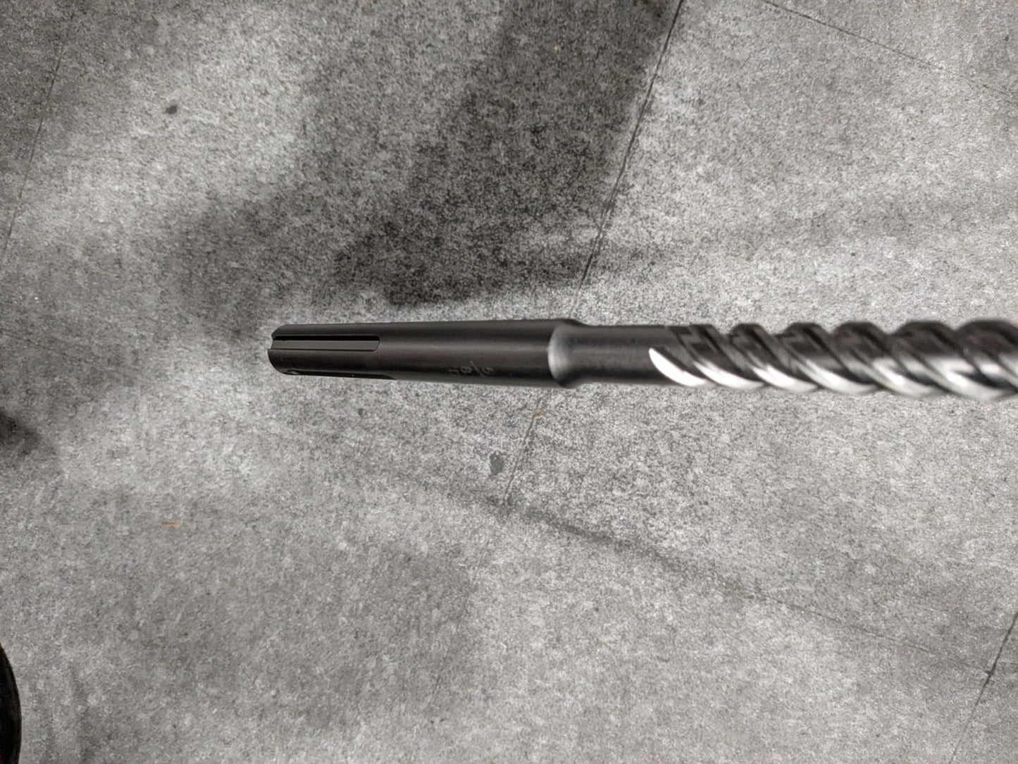 DeWALT Carbide-Tipped Rotary & Hammer Drill Bit 5/8" Dia, SDS-Max Shank DW5807