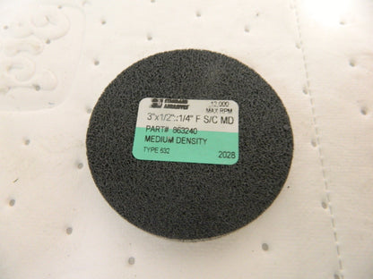 Standard Abrasives 3" x 1/2" x 1/4 Silicon Carbide Deburring Wheel Qty