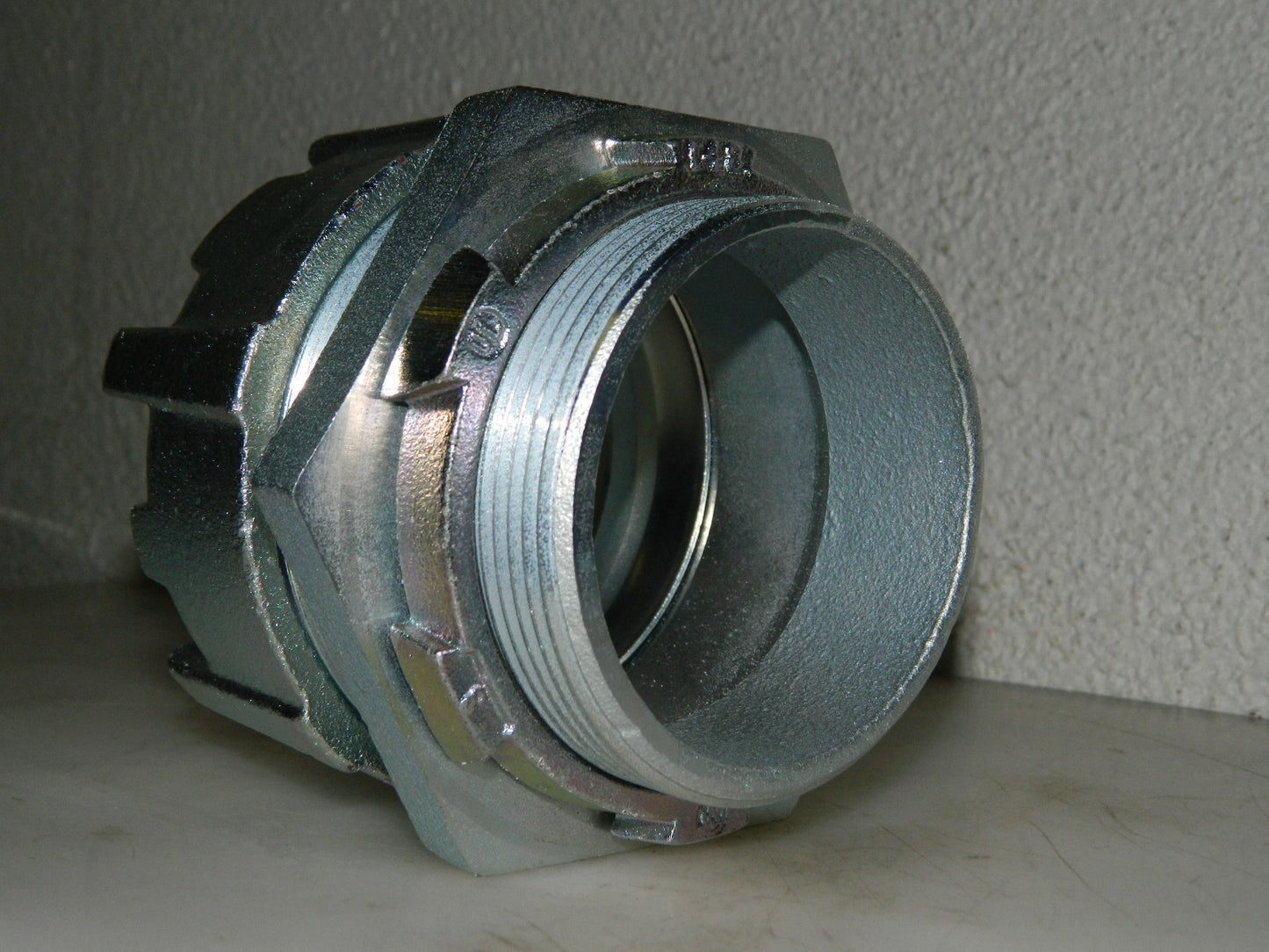 Thomas &amp; Betts Straight Compression (IMC) Connector 3" Trade 8821