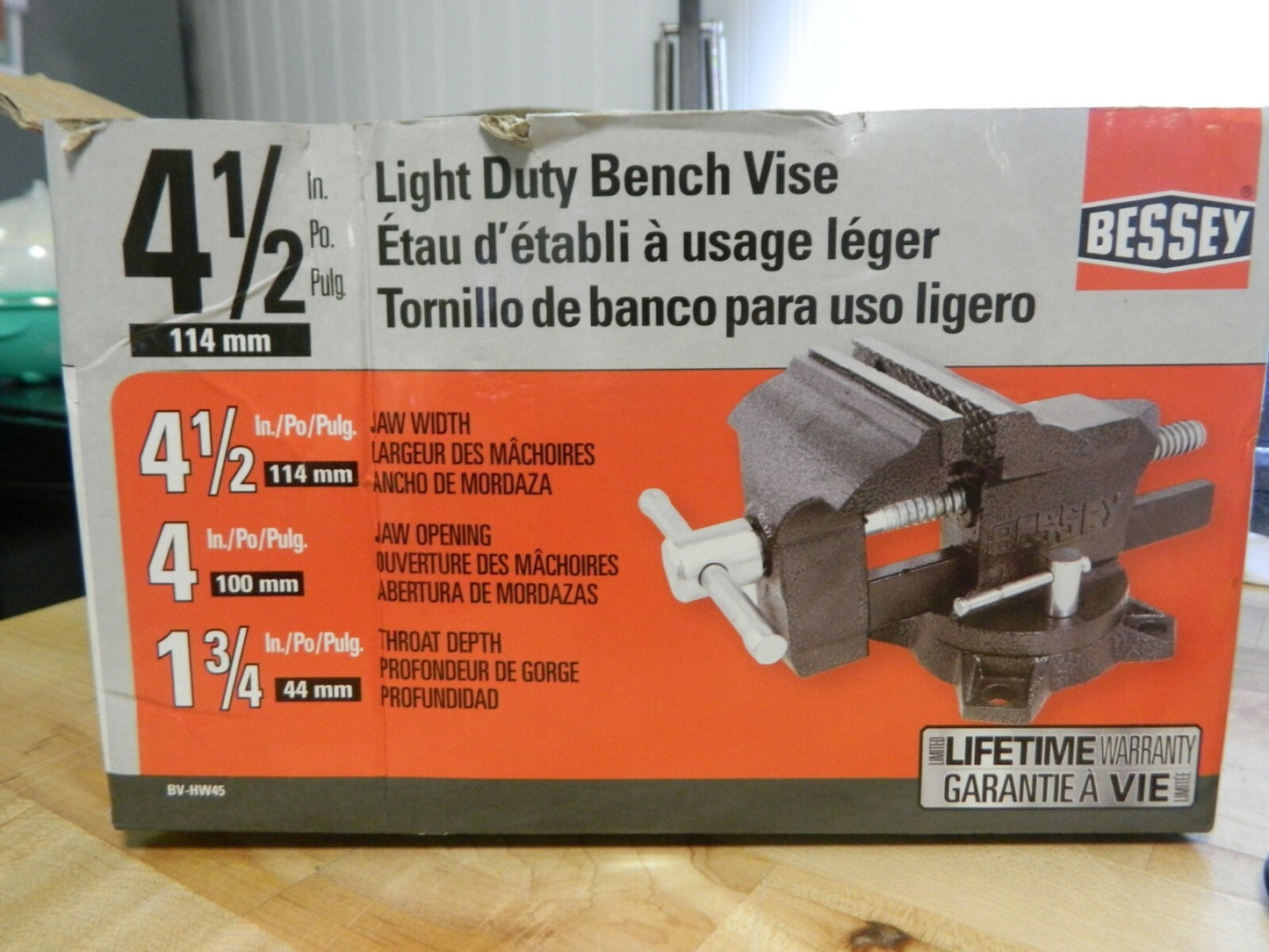 Bessey Tools 4-1/2" Light Duty Workshop Bench Vise w Swivel Base BV-HW45