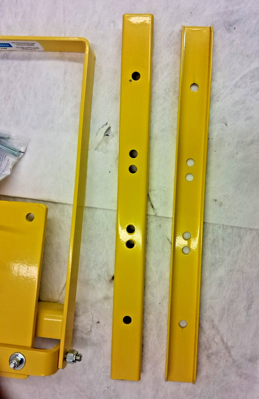 Fabenco Powder Coated Carbon Steel Self Closing Rail Safety Gate A71-21PC
