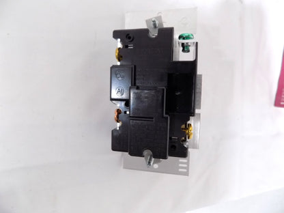 Lutron AY-603P-WH Ariadni 600W Incandescent / Halogen 3-Way Preset Dimmer White