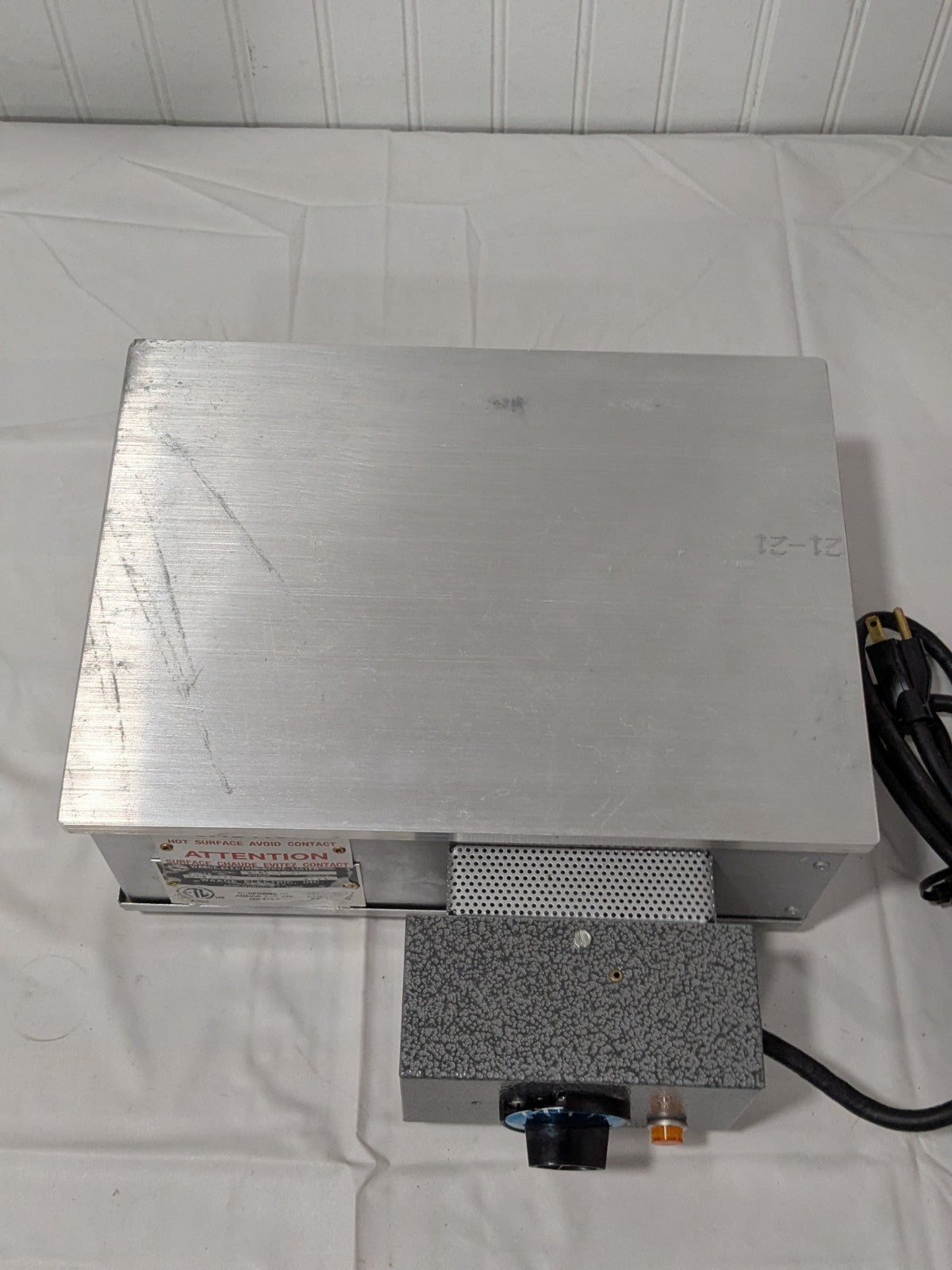 WAAGE Hot Plate 12" Long x 12 Wide x 6" High, 115 Volt 1212-5-1 DAMAGED KNOB