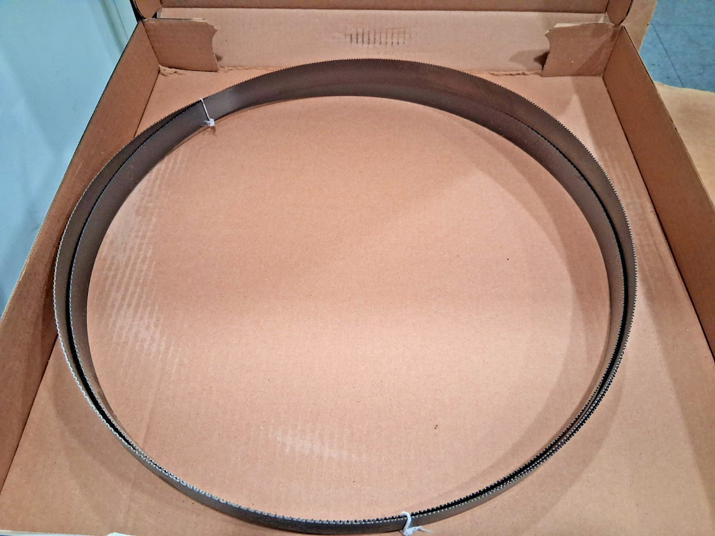 Irwin Blades Welded Bandsaw Blade 13ft 6" Long x 1" Wide 87848IBB134115
