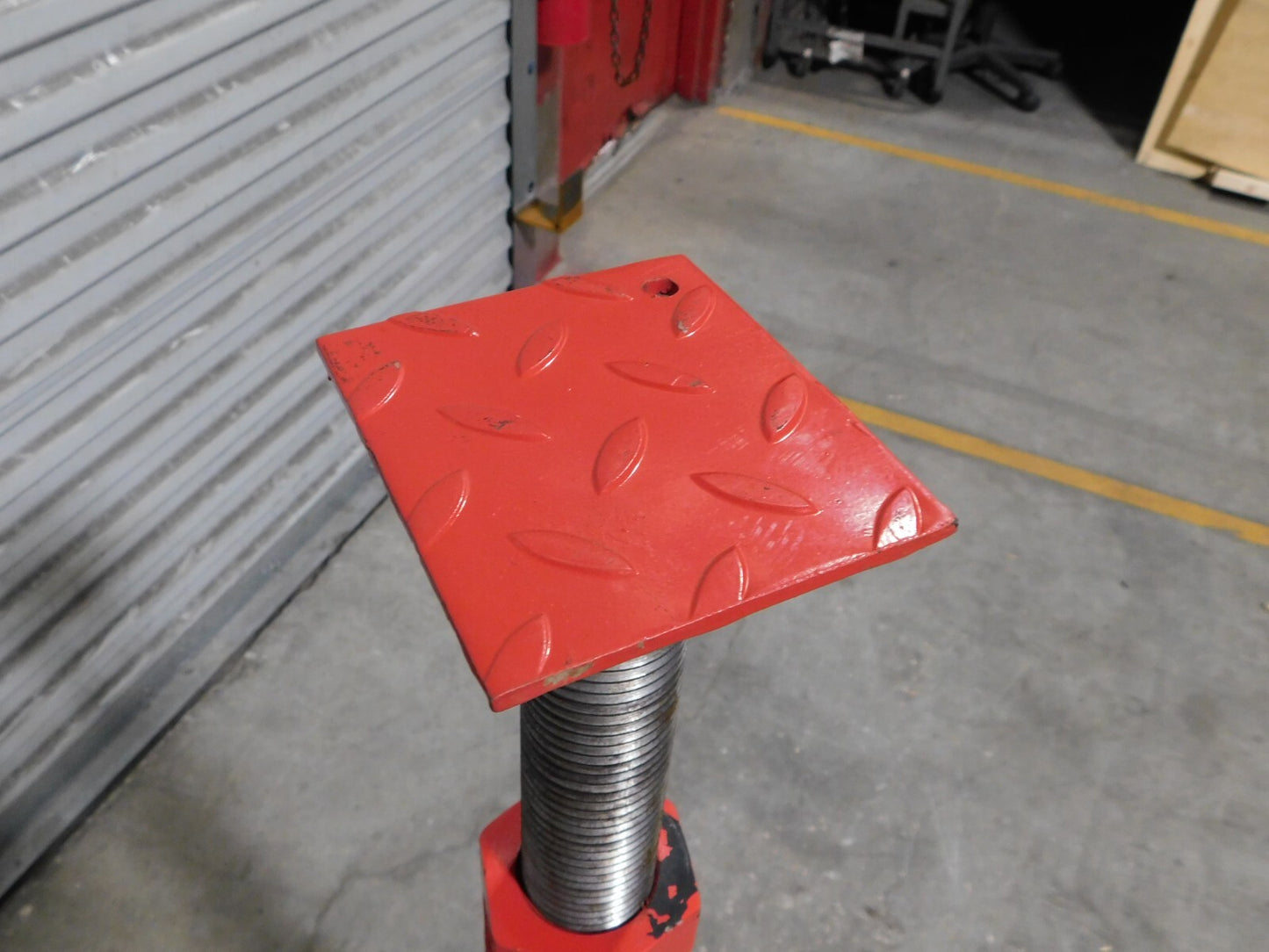 Sunex Trailer Stand 40,000 Lb Load Cap 39 to 51" Service Height 1622 INCOMPLETE