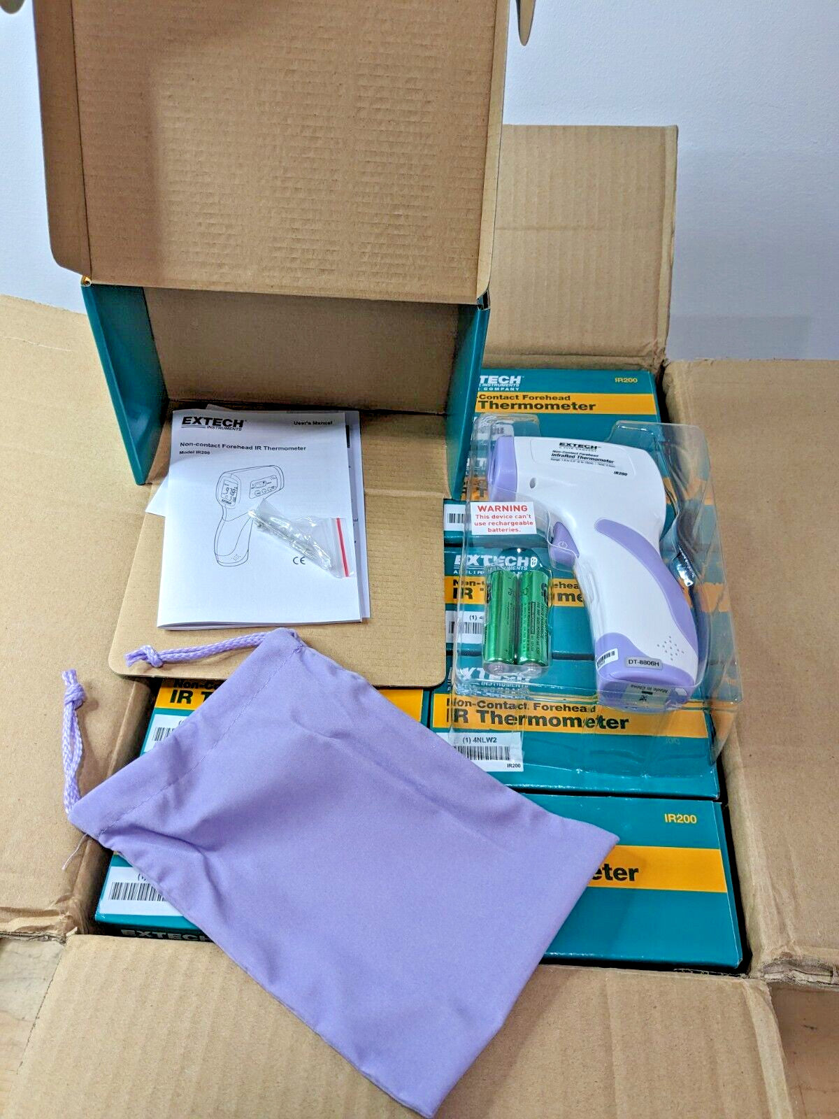 CASE of 20 EXTECH Non-Contact Forehead IR Thermometer from 89.6 to 108.5°F IR200