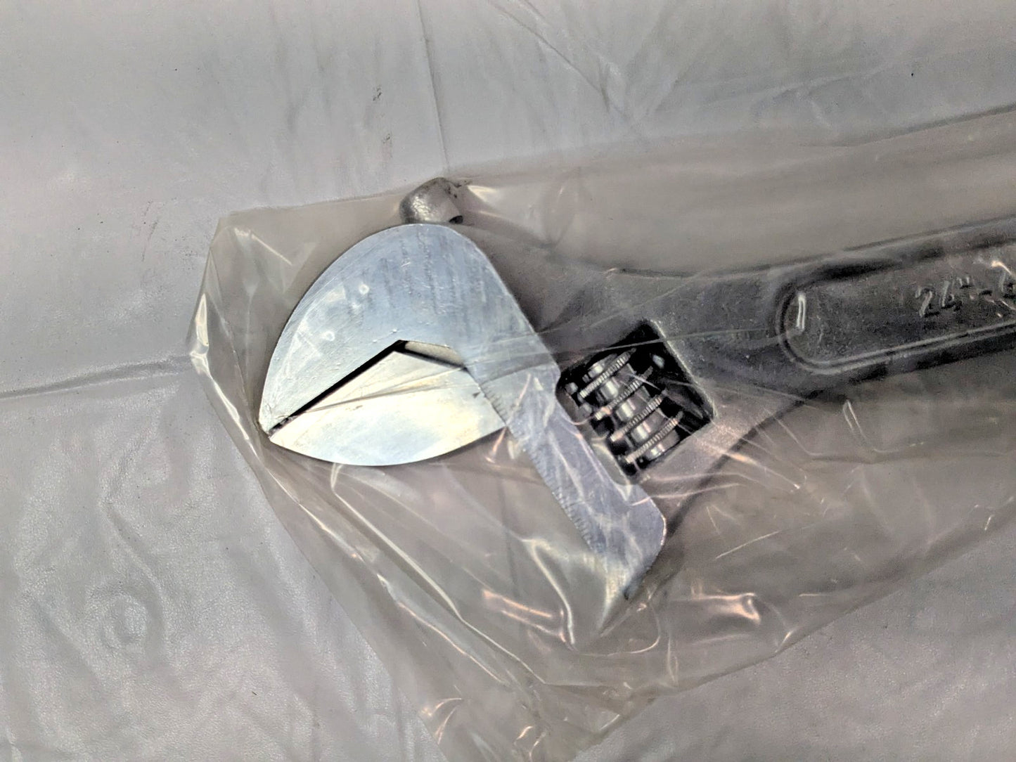 Paramount  Adjustable Wrench 24" OAL X 2-3/4" Jaw Capacity 68124676
