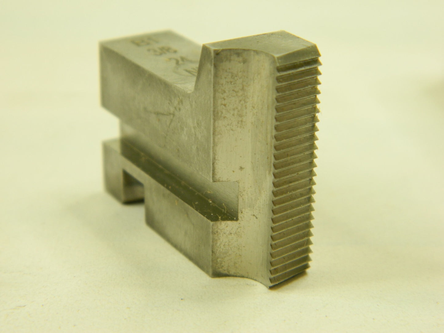 GTD 3/8-24 UNF Thread 15° Hook Angle Projection RH HSS Chaser Qty 4 BR98441