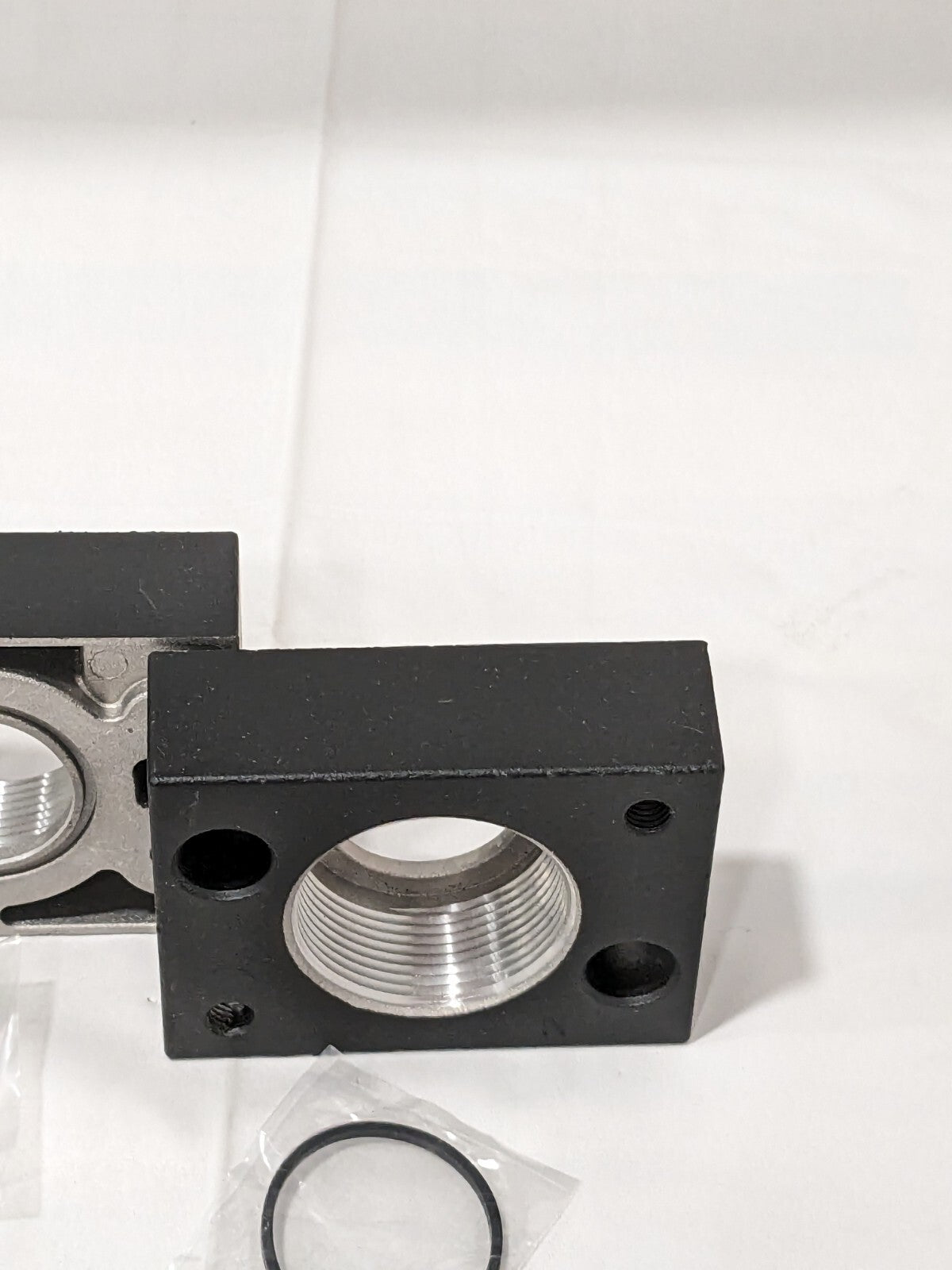 PARKER FRL Modular Port Block Kit: Nitrile, 1-1/2" Port, Use with P3N P3NKB9BCP