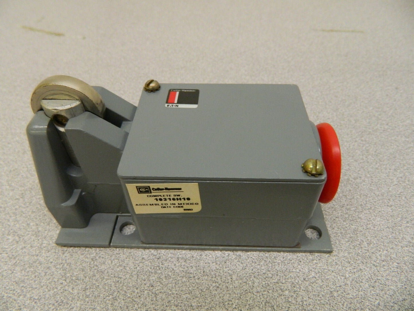Eaton Cutler-Hammer Limit Switch General Purpose Push Roller 10316H-10