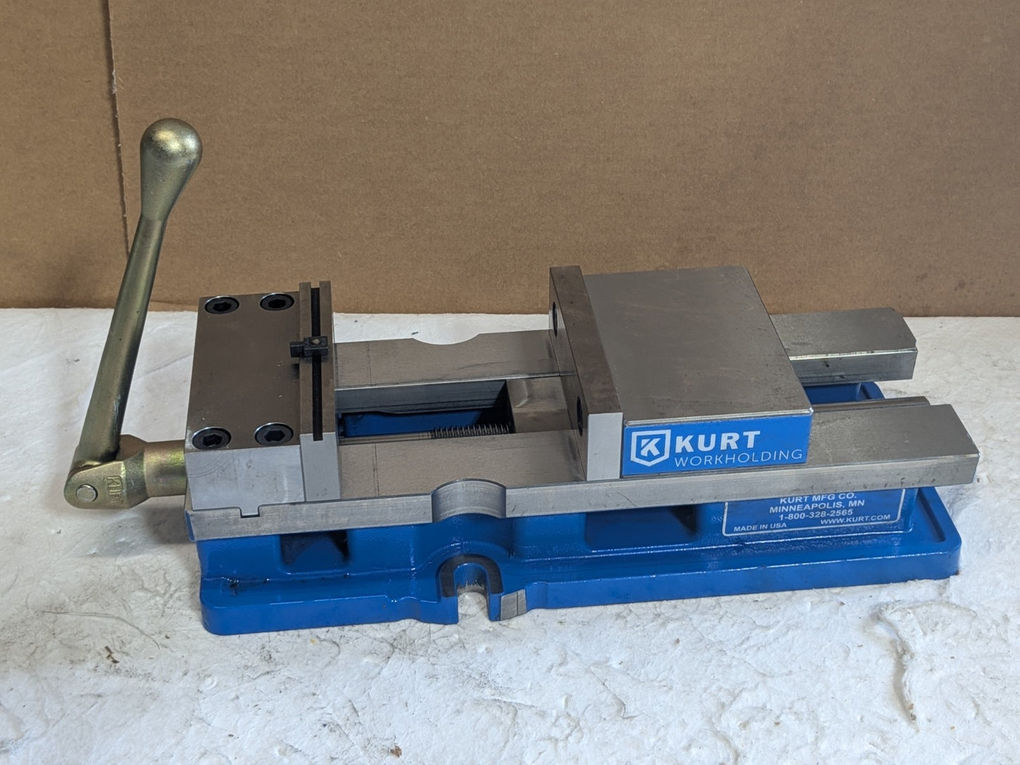 Kurt Manual Reverse Machine Vise 6" Jaw Width 9" Opening Capacity HD691