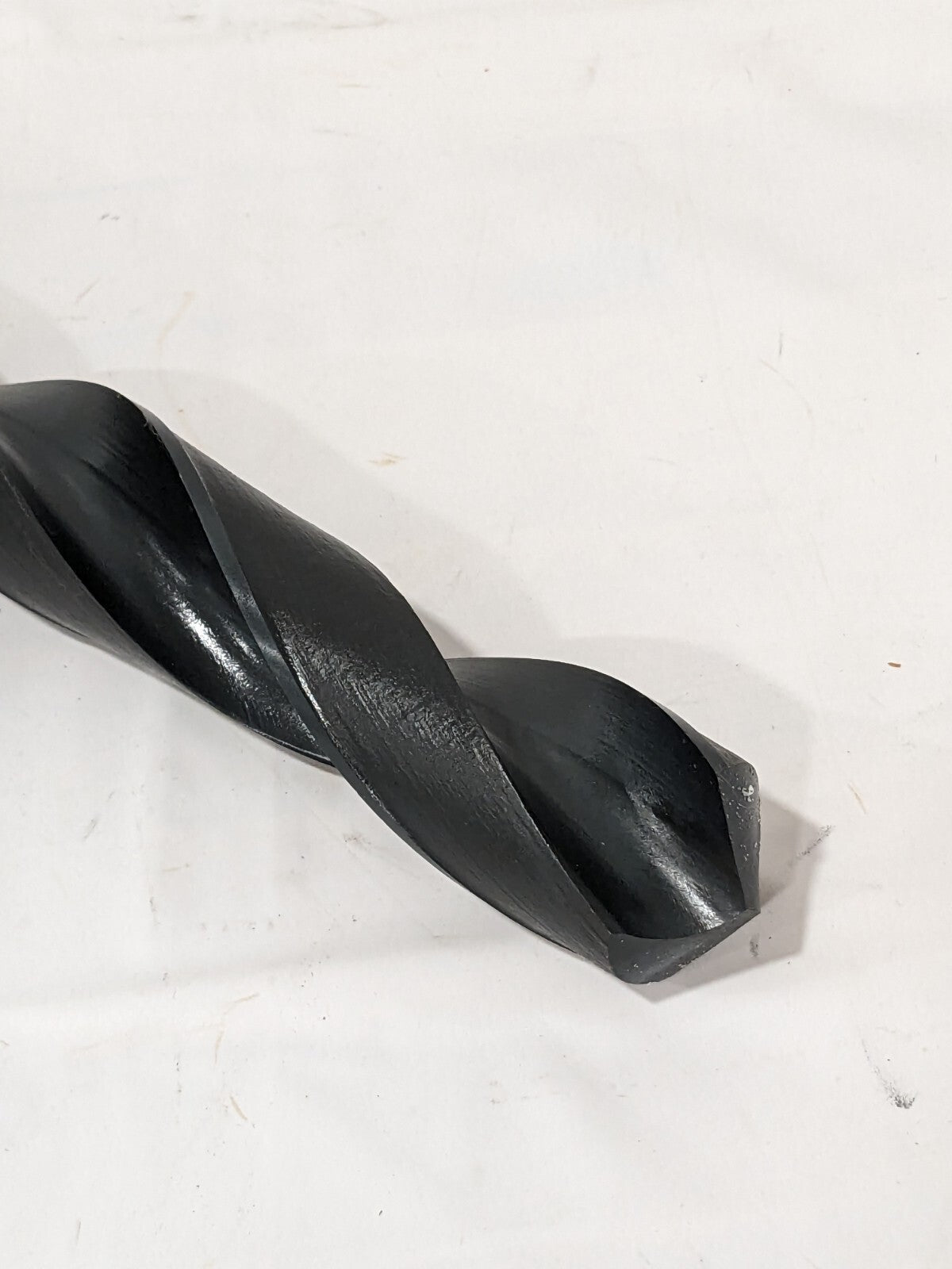 HSS Taper Shank Drill Bit: 1-11/32" Dia, 4MT, 118 ° Point 01541226