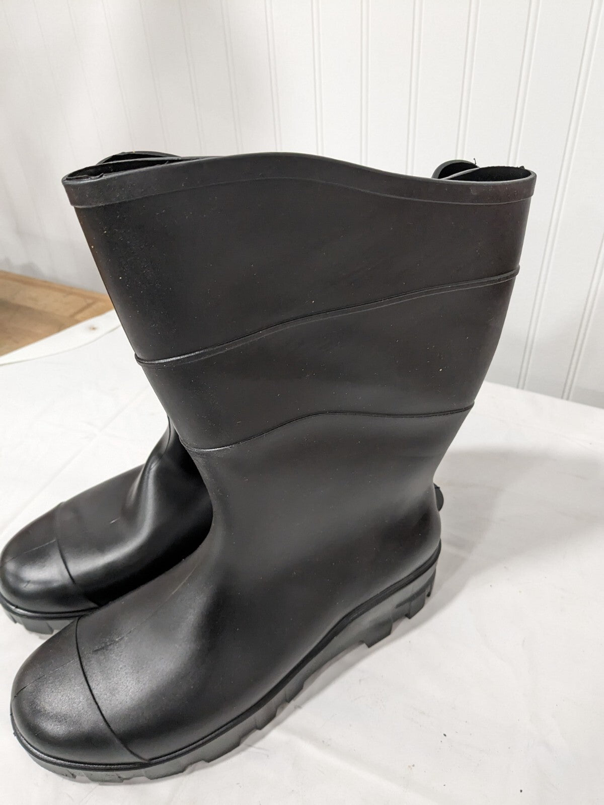 PRO-SAFE Work Shoe: Size 10, 13" High, Polyvinylchloride, Steel Toe PS-44231-10