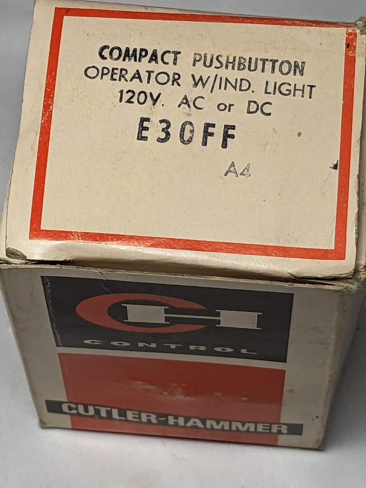 CUTLER-HAMMER COMPACT PUSHBUTTON OPERATOR W/INDUSTRIAL LIGHT E30FF