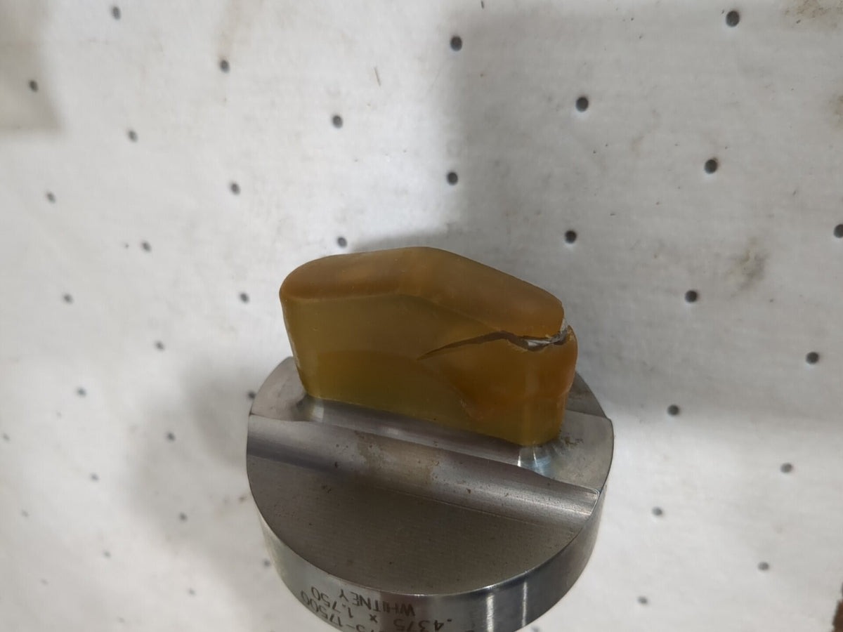 Whitney Tooling .4375 x 1.750 Obround Punch w/1/4" Housetop QIA 3221-04375-1750
