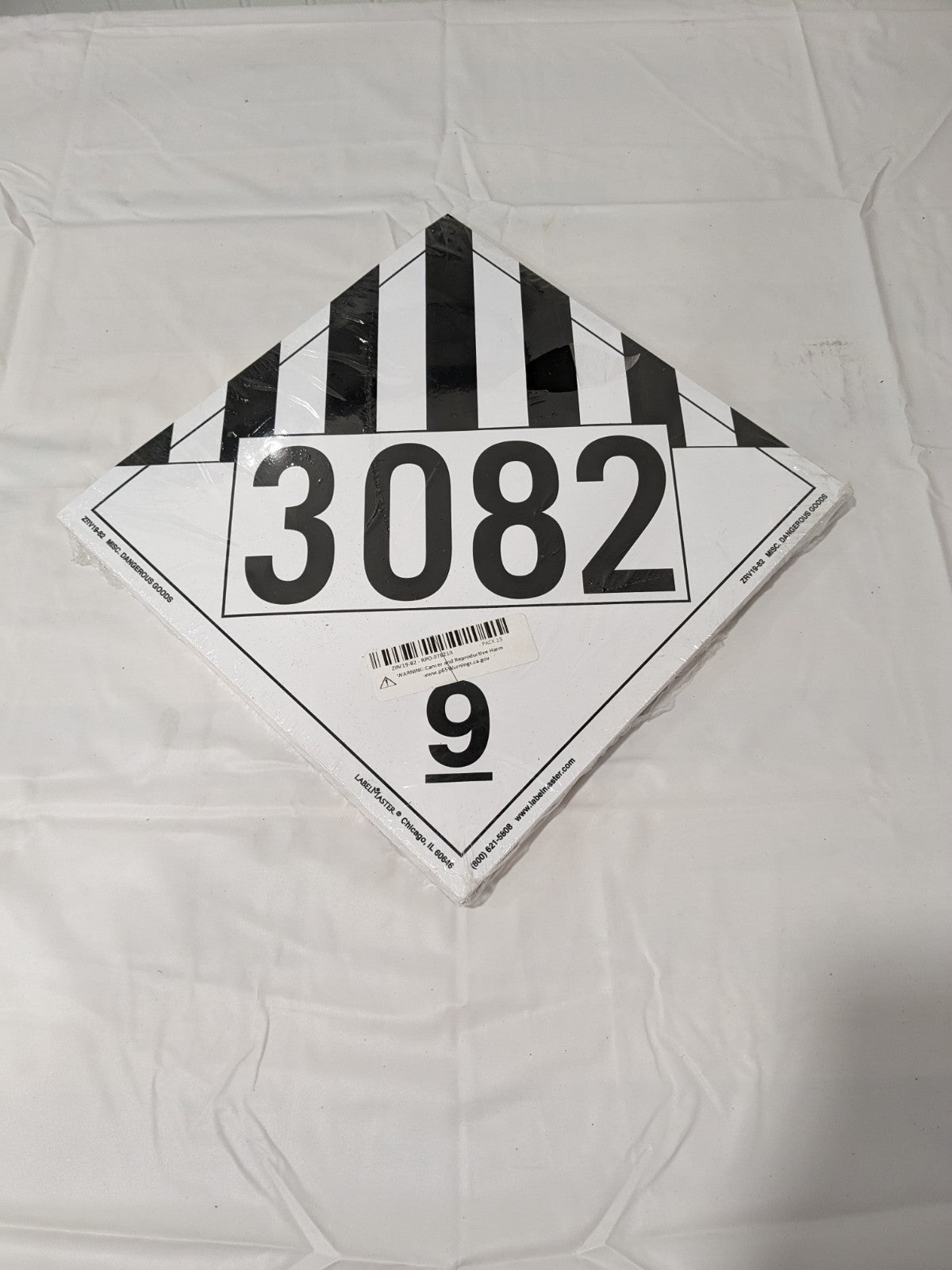 Labelmaster UN 3082 Miscellaneous Dangerous Goods Hazmat Placard Qty 25 ZRV19-82