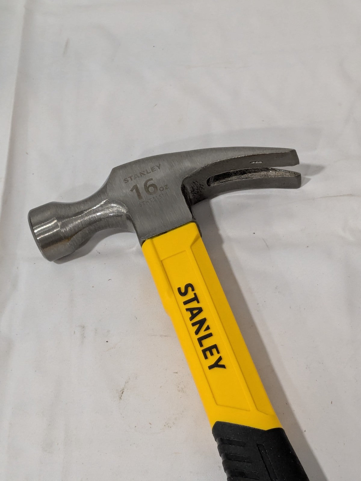 Stanley 16 oz Head, Straight Rip Claw Hammer STHT51511