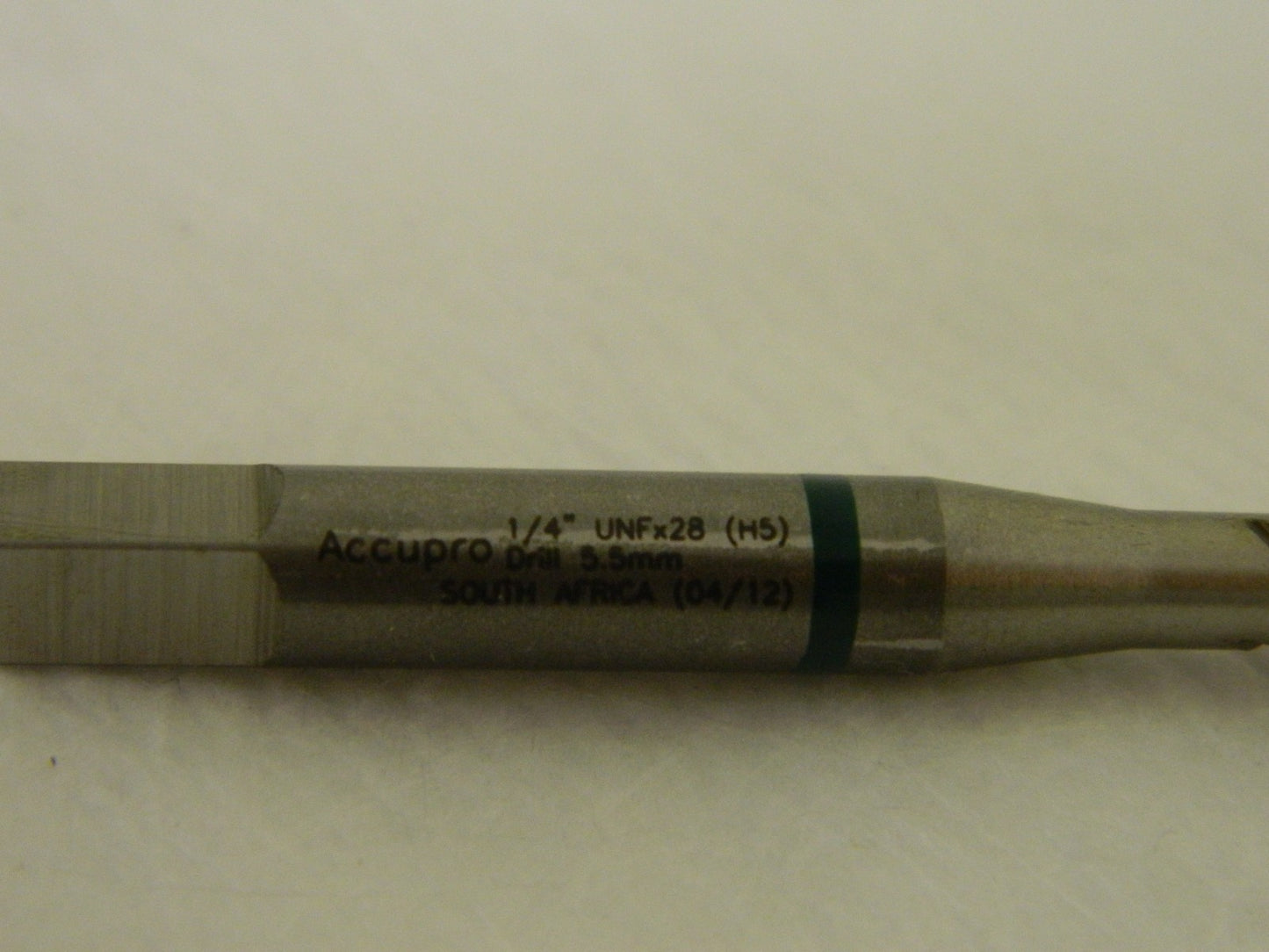 Accupro Vanadium HSS Spiral Flute Tap 1/4-28 UNF H5 3FL QTY 4  87157566