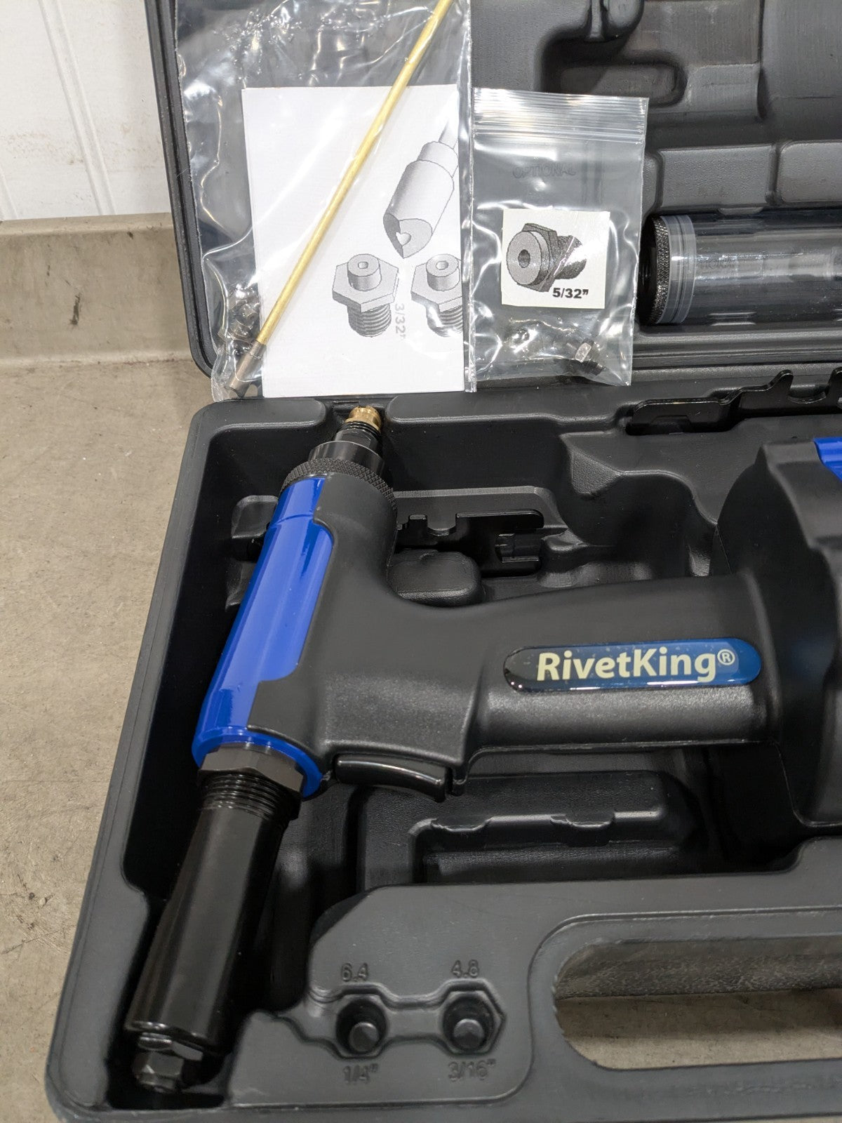 RivetKing Air Rivet Tool: 3/16" Capacity, 5/8" Stroke Length ZT-6000-V