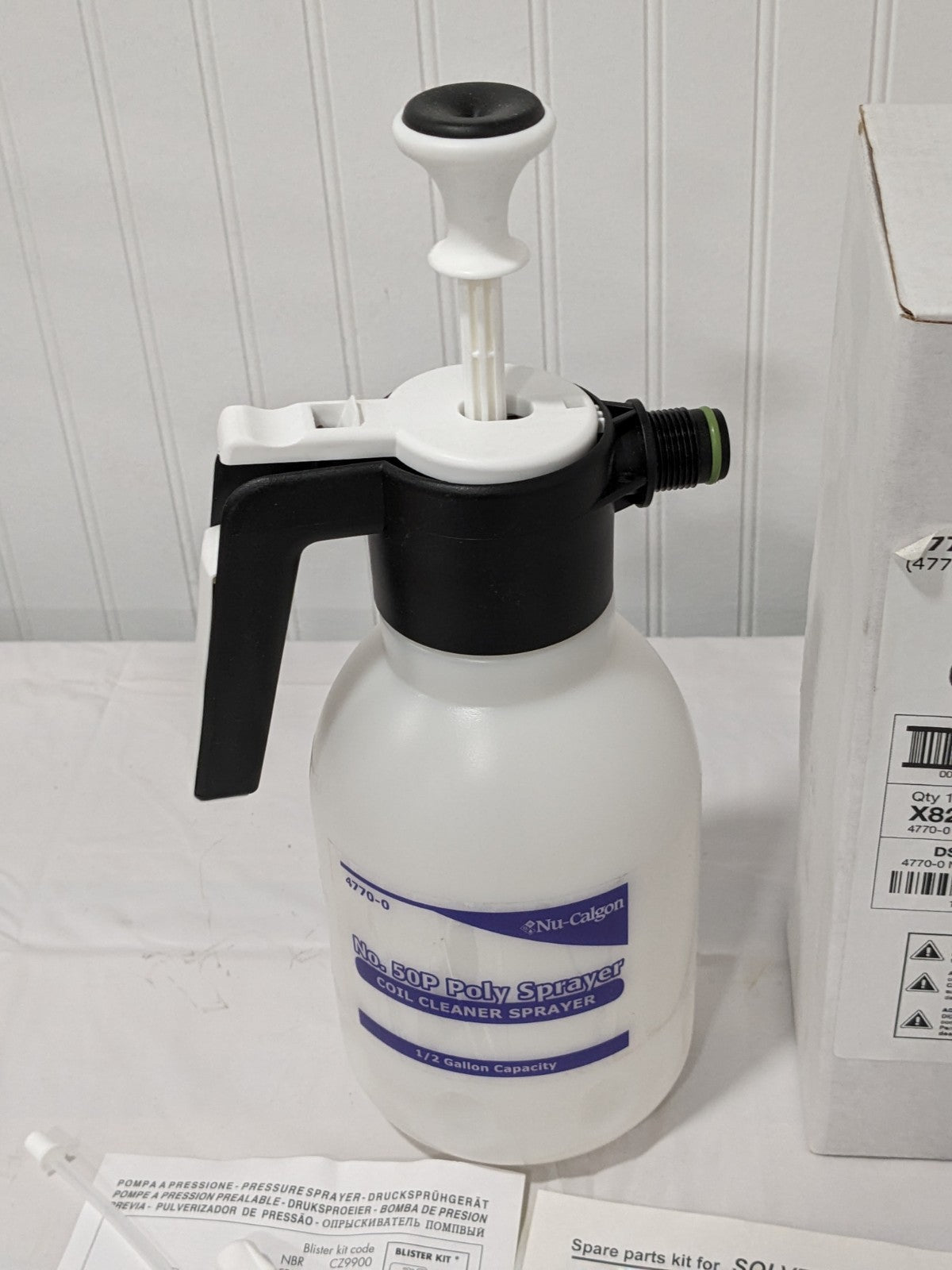 NU-CALGON Garden & Pump Sprayers: Handheld, Polyethylene, 1/2 gal 4770-0