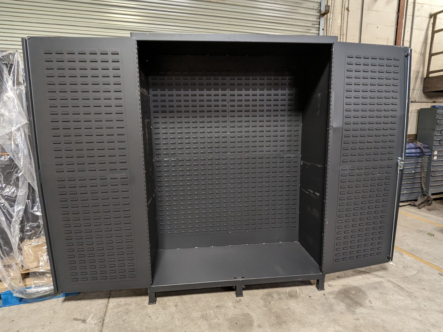 Valley Craft Heavy Duty Welded Storage Cabinet w/ Bins F87953A7 Scratch N Dent