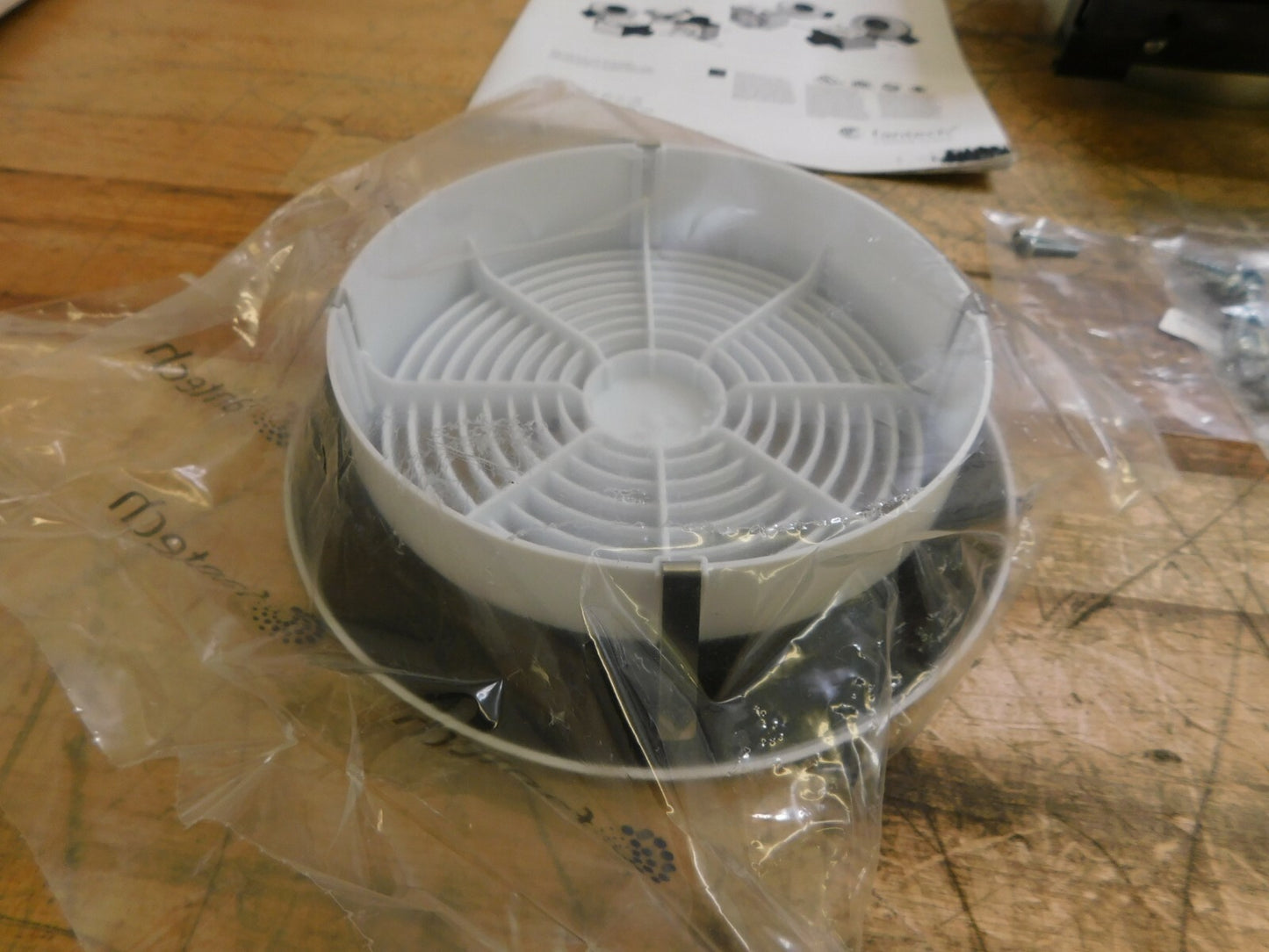 Fantech Enclosed Exhaust Fan 4" Blade Direct Drive 0.027 hp 100 CFM PB110