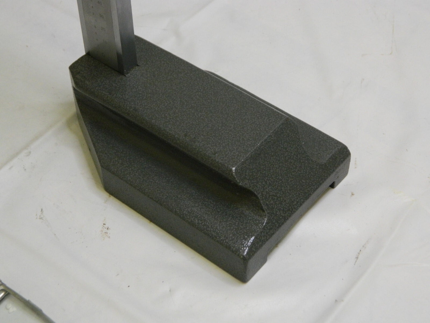Vernier Height Gage 0-18" Measurement 0.001 In Graduation 622-8518 INCOMPLE