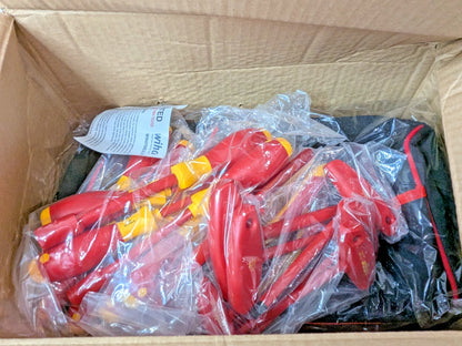 Wiha Tools 22 Piece Insulated Pliers & Screwdrivers Set w/Bag 32973