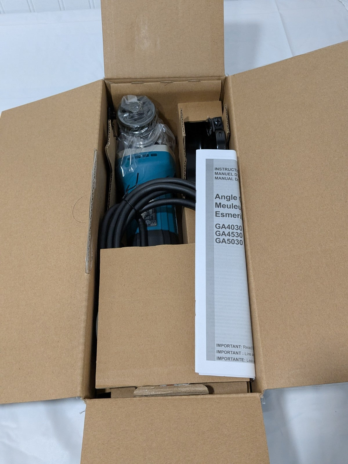 Makita Corded Angle Grinder: 4-1/2" Wheel Dia, 10,000 RPM, 5/8-11 Spindle 9557PB