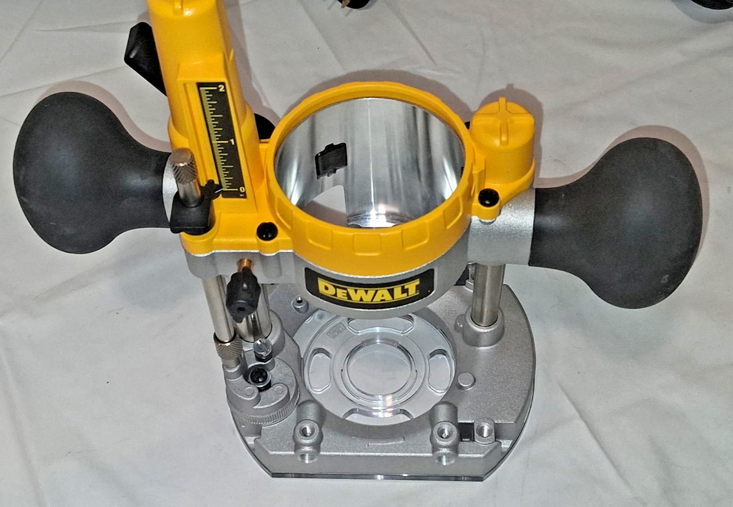 DeWALT Electric Fixed/Plunge Combination Router DWP611PK