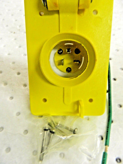 Woodhead Watertite Flip Lid Male Receptacle 250V 20A Nema 6-20P 59W48