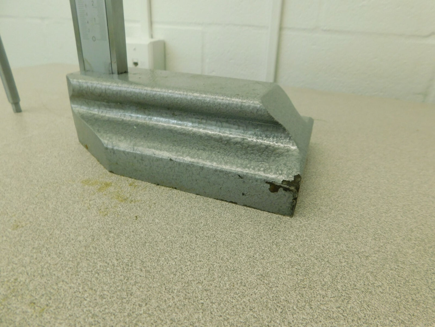 Pro-Grade Vernier Height Gage 0 to 24" Measurement 0.001" Graduation 0