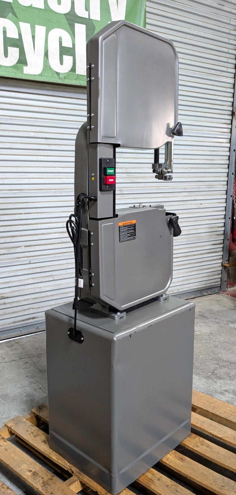 JET J-8201V 14" Metal & Wood Vertical Bandsaw  115v Variable Speed  *Incomplete*