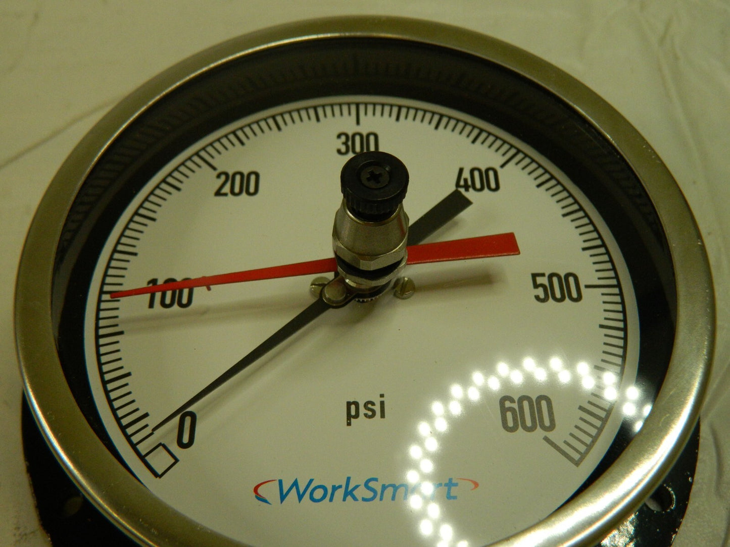 Pressure Gauge: 4 1/2 " Dial, 600 psi, 1/4 " Thread, NPT, Lower Mount