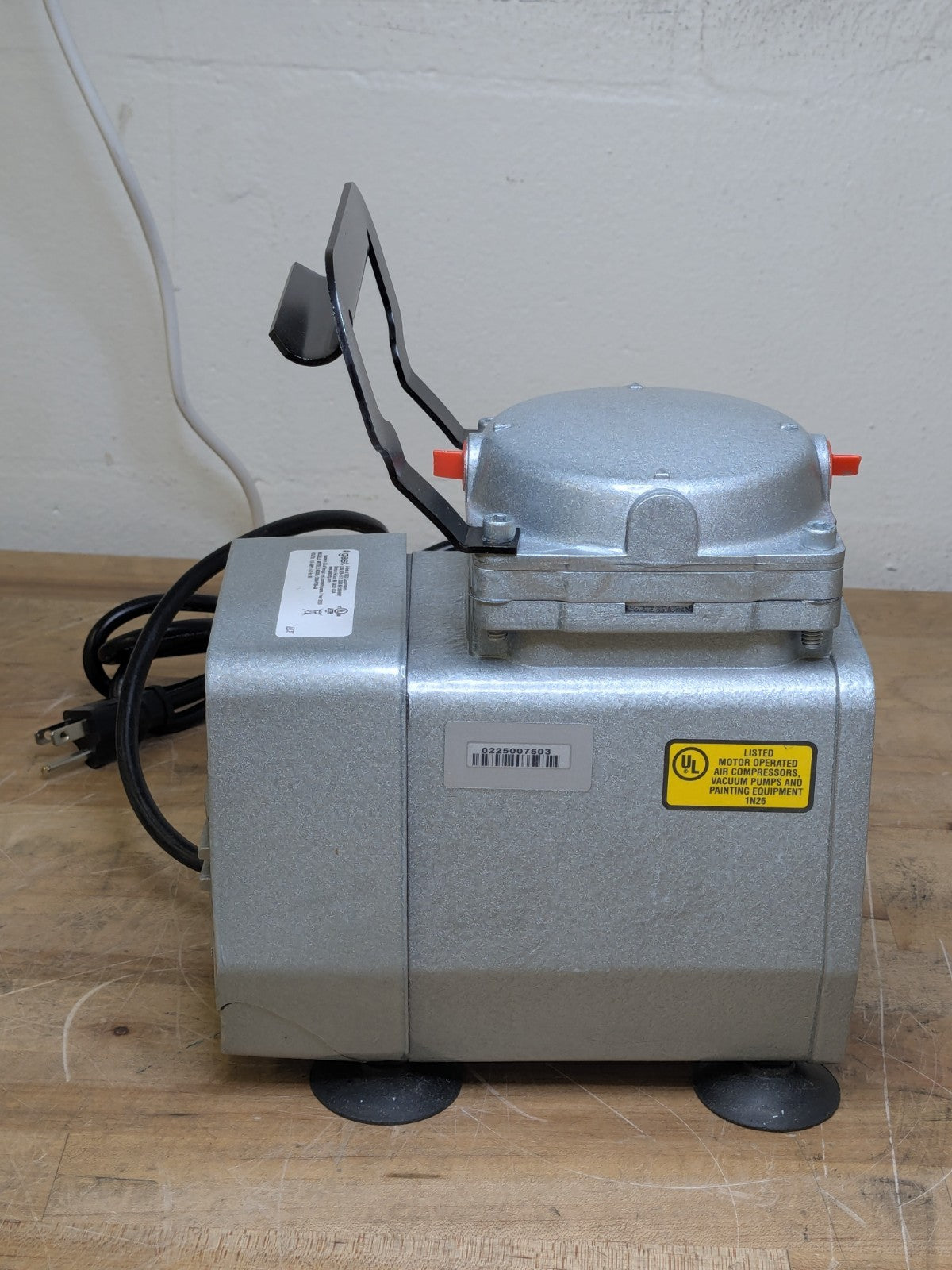 Gast Diaphragm Compressor Pump 1/8 HP 115v DOA-P709-AA Parts / Repair