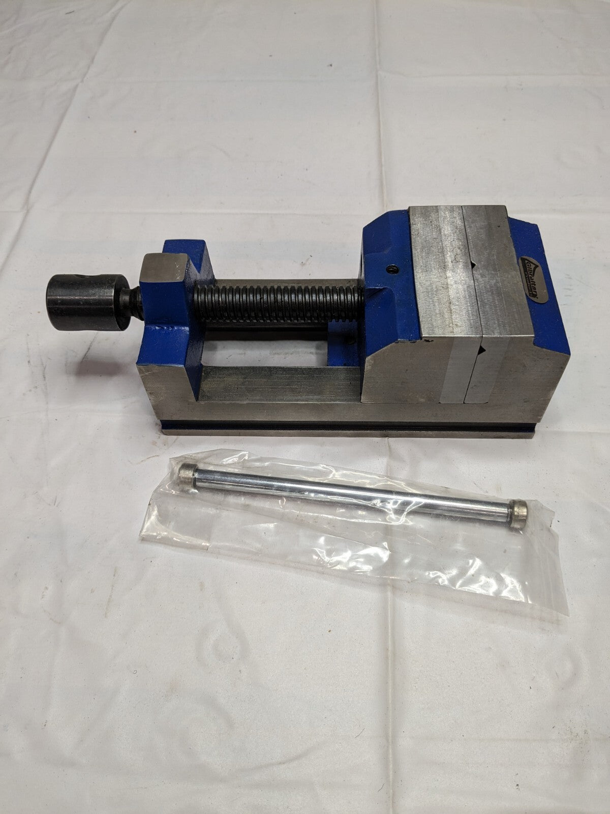 GIBRALTAR Drill Press Vise 3 Jaw Opening Capacity x 1-3/4 Throat 110182