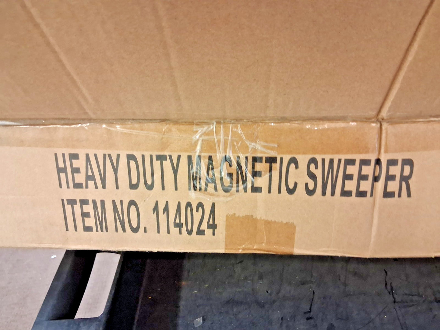 Vestil Magnetic Push Sweeper with Bended Handle 38"x42"x39" 70lb Cap MPSR-36-B