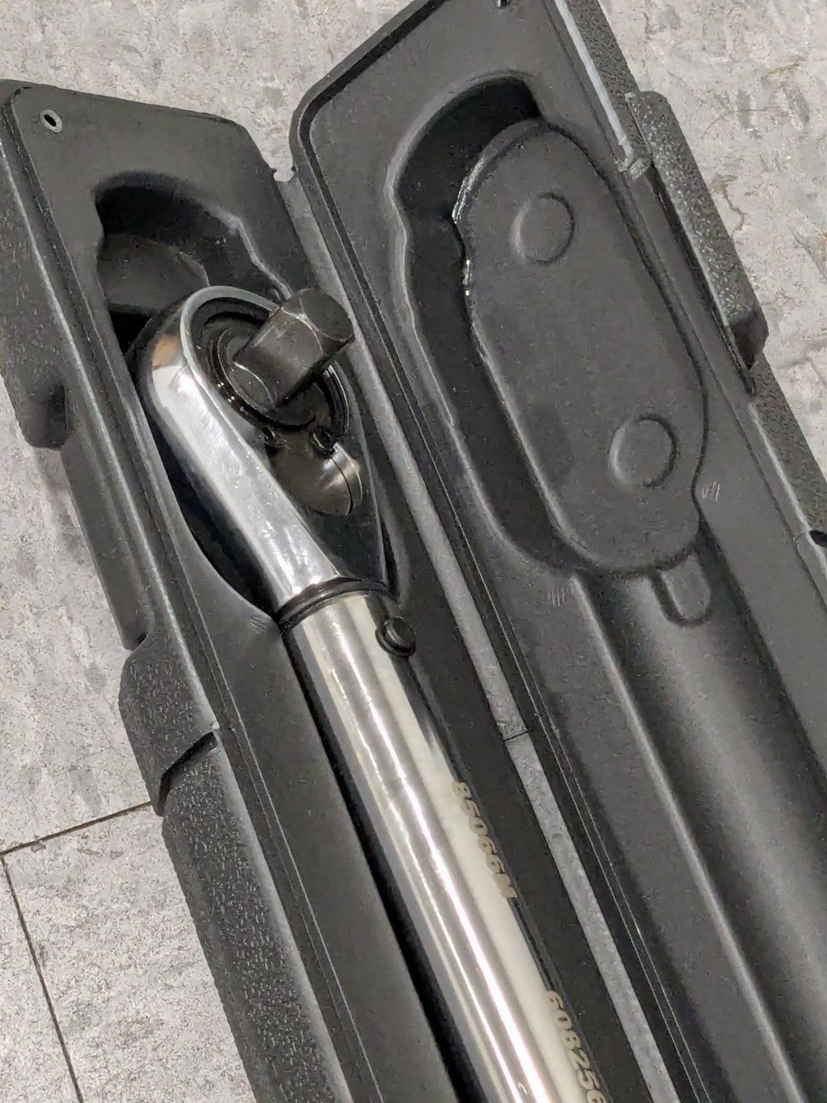 GEARWRENCH Torque Wrench: 1/2 in Drive, Square Drive, Foot Pound 85066M