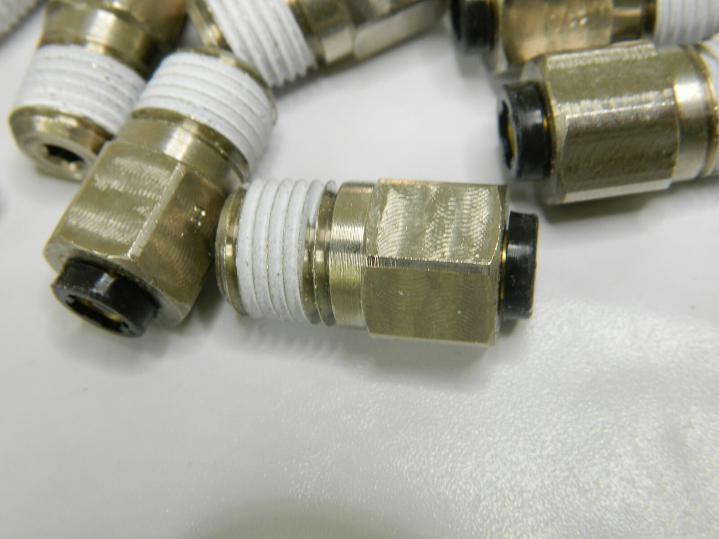 Parker Male Connector, 3/16 In OD, 260 PSI, 1/4" Thread Qty 10 3175 55 14