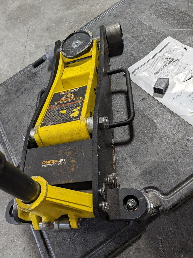 OMEGA Floor Jack: Aluminum 3 Ton Capacity Service  26030